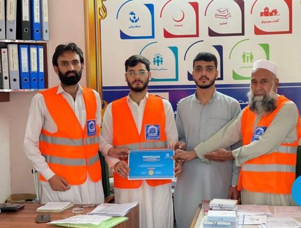 Umeed Pakistan members working together